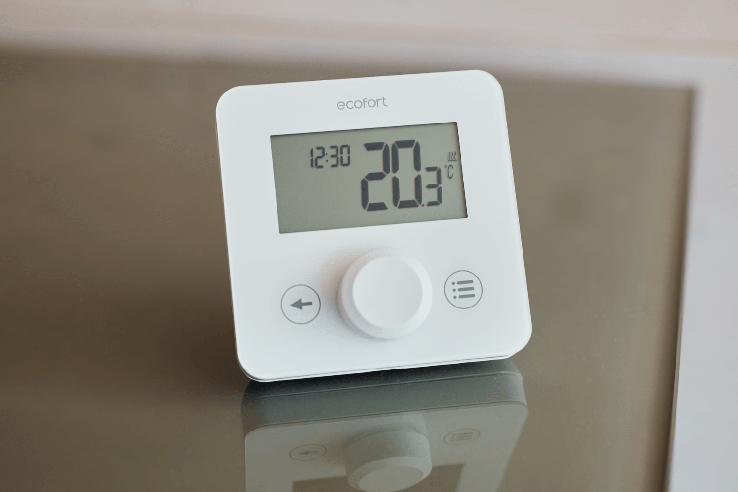 Intuitives ecofort Steuergerät mit Drehregler zur Raumtemperatursteuerung